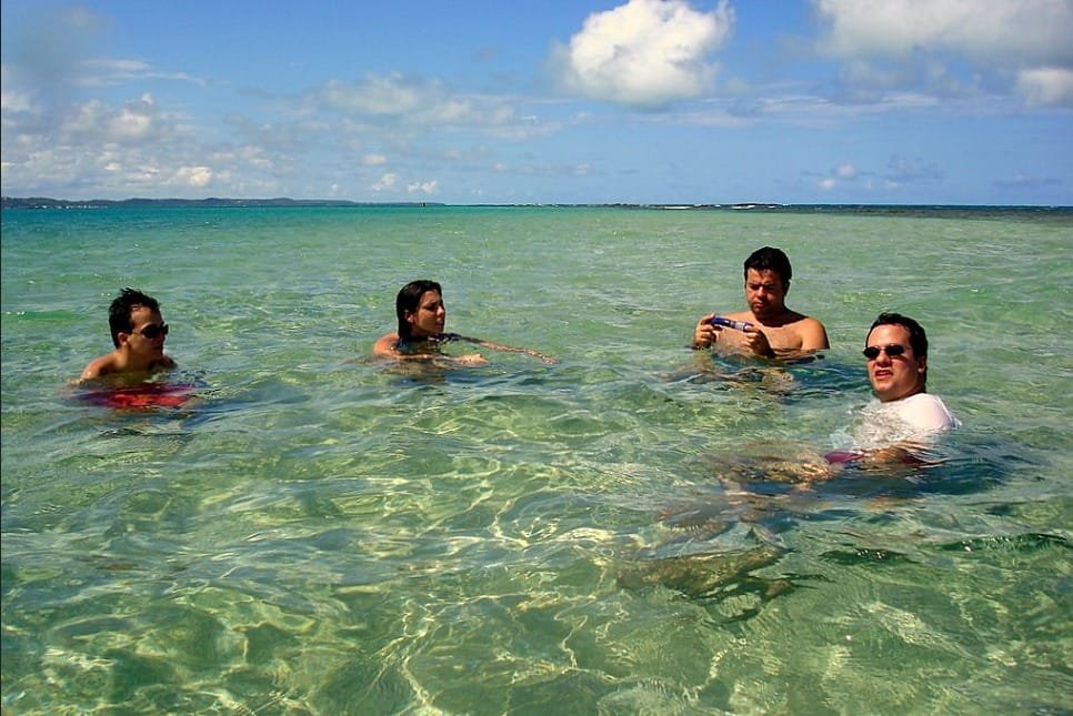 Maragogi: praias, piscinas naturais, onde ficar e comer - Maragogi,Praia de Antunes,Praia de Barra Grande,Praia de Ponta de Mangue,Praia de Peroba - Brasil São Bento fica ao sul do centro de Maragogi e possui uma atmosfera mais ligada à comunidade local.