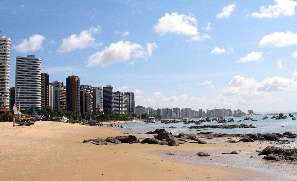 Fortaleza: praias, o que fazer, onde ficar e roteiro - Fortaleza,praias,Praia do Futuro,Praia do Meireles,Praia da Barra do Ceará - Nordeste
O Mercado dos Peixes permite comprar frutos do mar e solicitar o preparo em estabelecimentos próximos. Antes de pedir, confirme os valores do produto, do preparo e dos acompanhamentos.