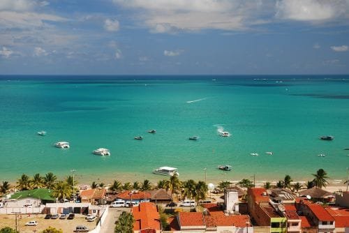 Maragogi: praias, piscinas naturais, onde ficar e comer - Maragogi,Praia de Antunes,Praia de Barra Grande,Praia de Ponta de Mangue,Praia de Peroba - Brasil A praia central não costuma ser considerada a mais bonita de Maragogi, mas oferece conveniência.