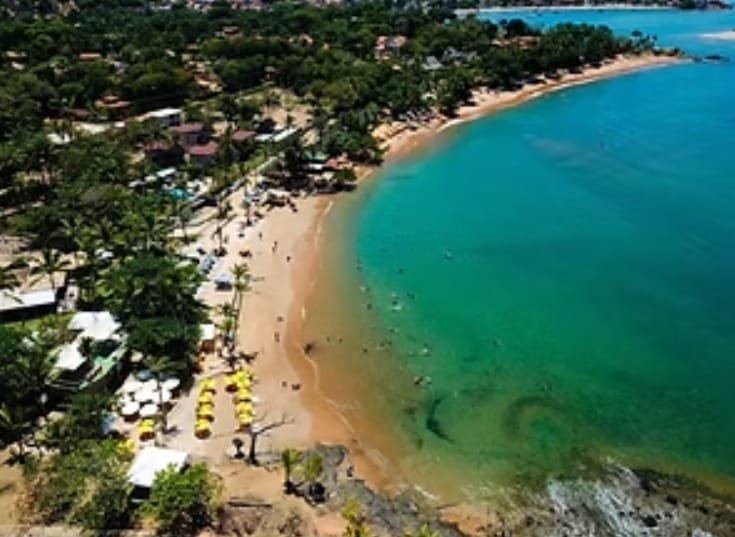 Itacaré: praias, trilhas, o que fazer e roteiro - Itacaré - Brasil A Praia da Concha possui águas geralmente mais tranquilas por sua posição próxima ao encontro do Rio de Contas com o mar.