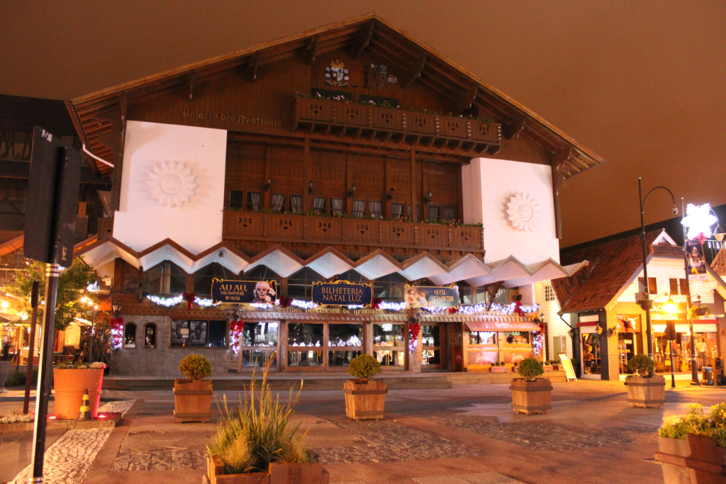 Festival de Cinema de Gramado 2026: guia completo do maior evento do cinema brasileiro em agosto - Festival de Cinema,cinema brasileiro,Kikito,tapete vermelho - Festivais