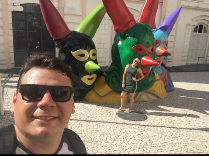 Mesmo fora de fevereiro, é possível entender por que o Carnaval ocupa uma posição tão importante na identidade de Salvador.