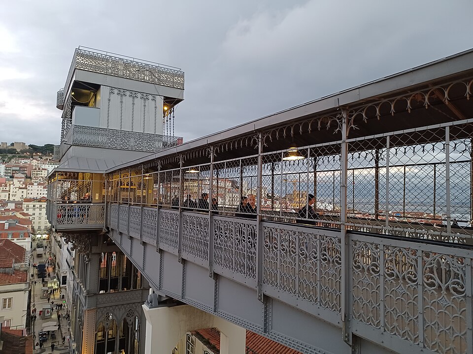 Elevador de Santa Justa é um dos símbolos do centro de Lisboa
