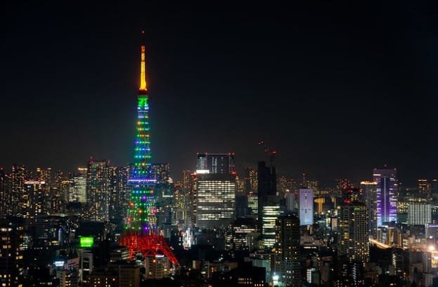 A Tokyo Tower continua sendo um dos cartões-postais mais conhecidos de Tóquio.